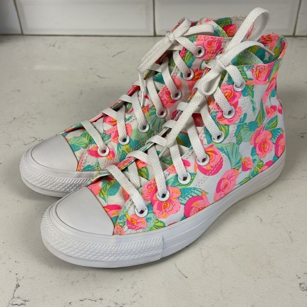 Converse Chuck Taylor All Star Canvas
UNISEX HIGH TOP SHOE Neon Floral Rose 8